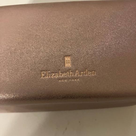 Elizabeth Arden One and Only Make Up Bag - Picture 1 of 6